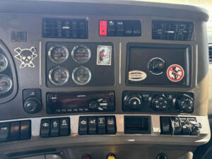 2017 Kenworth T880 - photo 1