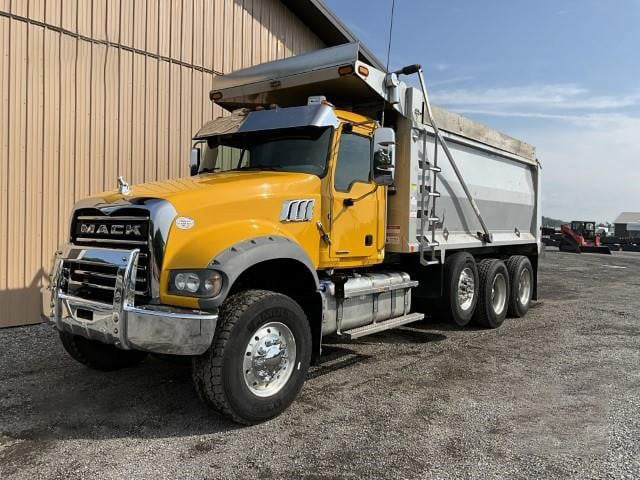 2020 Mack Granite 64FT
