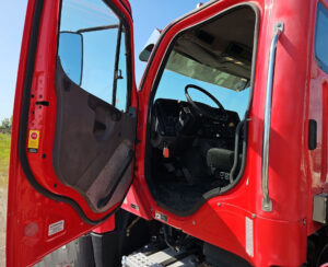 2012 Freightliner 114SD - photo 1