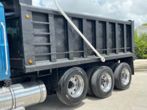2005 Mack Granite CV713 - photo 1