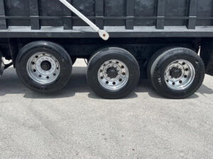 2005 Mack Granite CV713 - photo 1