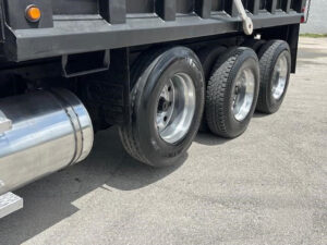 2005 Mack Granite CV713 - photo 1