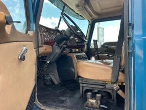 2005 Mack Granite CV713 - photo 1