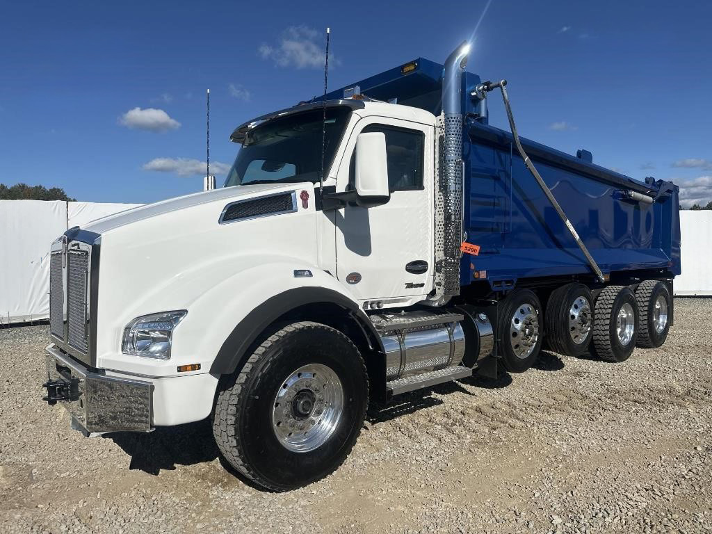 2025 Kenworth T880