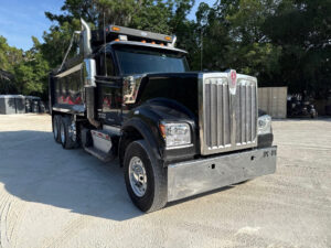 2020 Kenworth W990 - photo 1