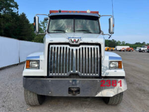 2017 Western 4700 - photo 1